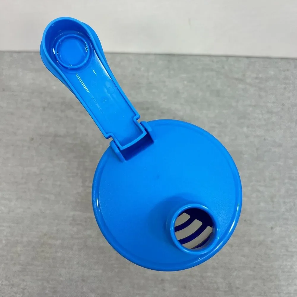 Tupperware 20 oz Quick Shake with Flip Top Lid and Insert Blue NEW